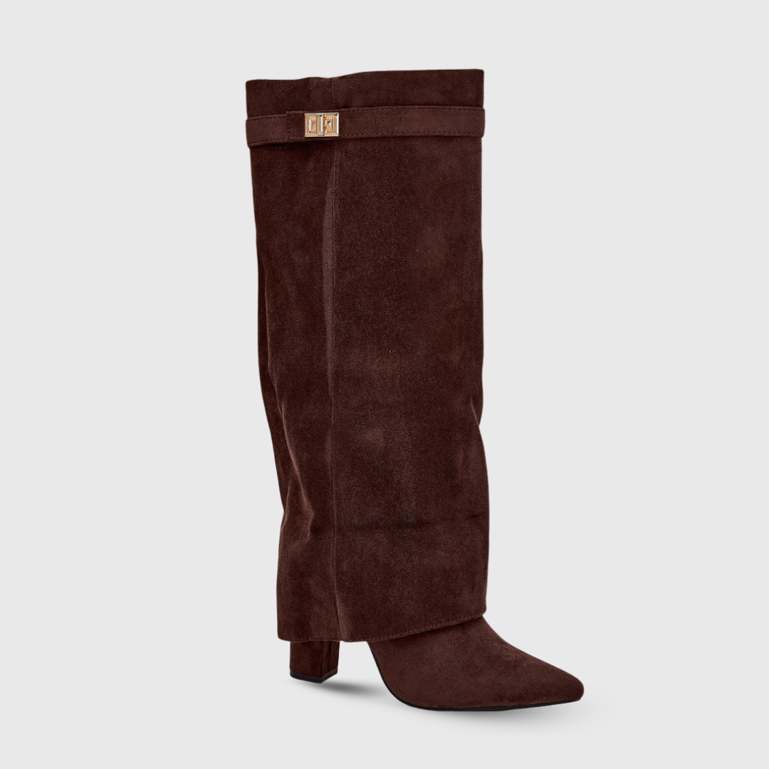 Botas altas con un diseño elegante LuvaModa