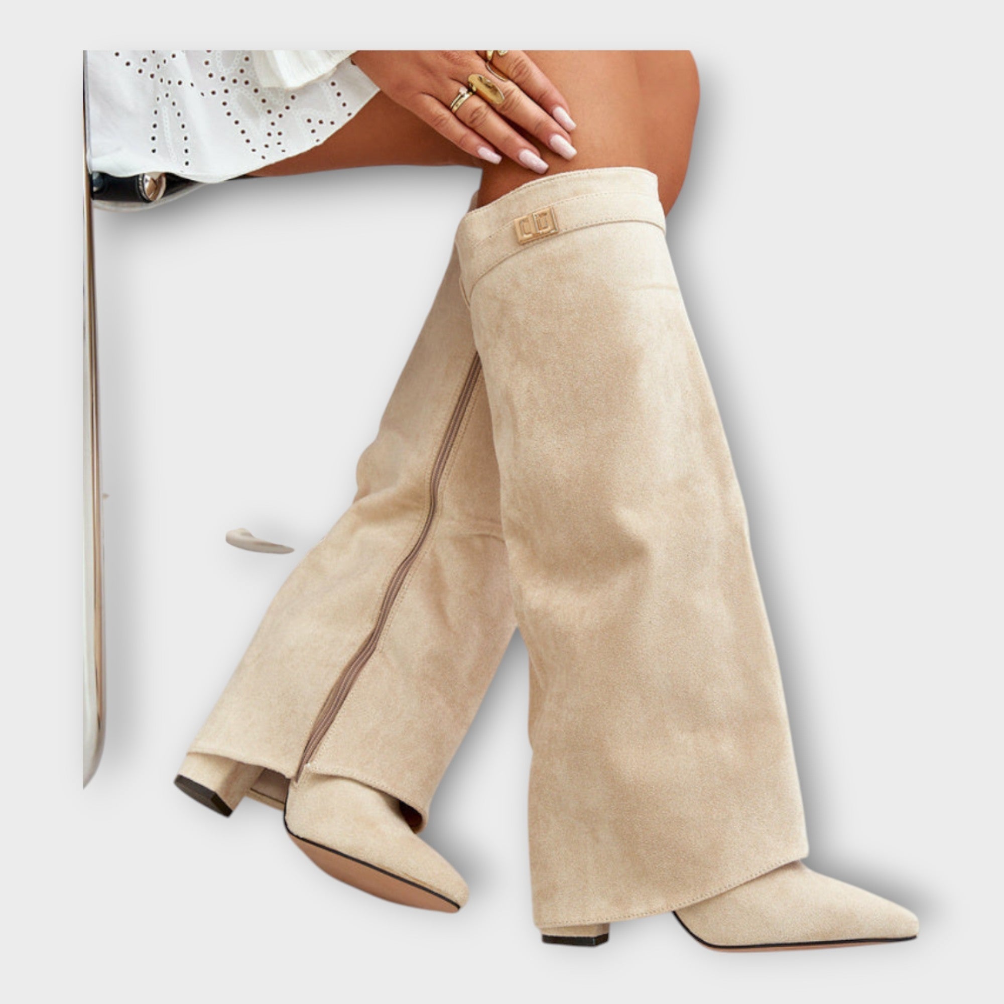 Botas altas con un diseño elegante LuvaModa
