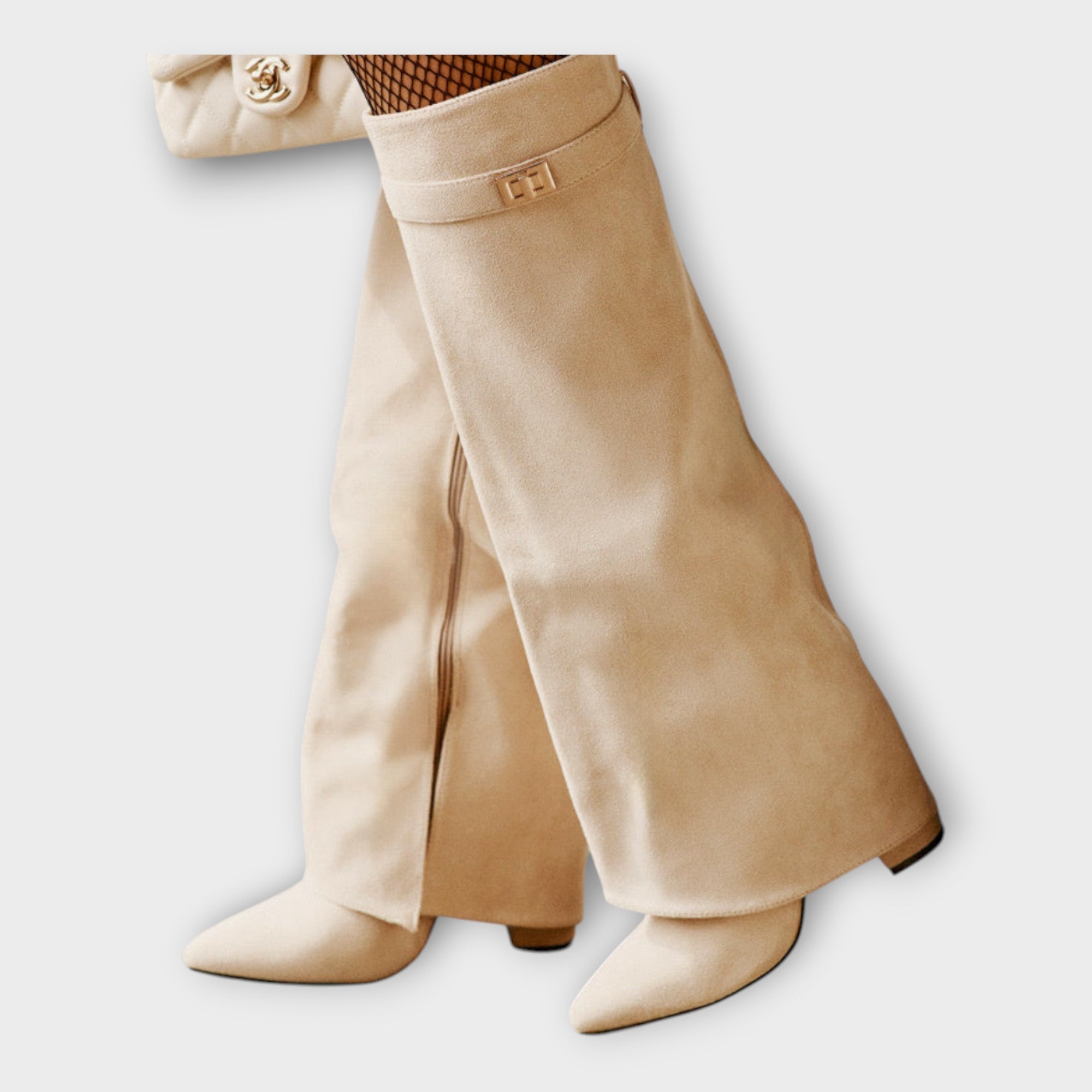 Botas altas con un diseño elegante LuvaModa