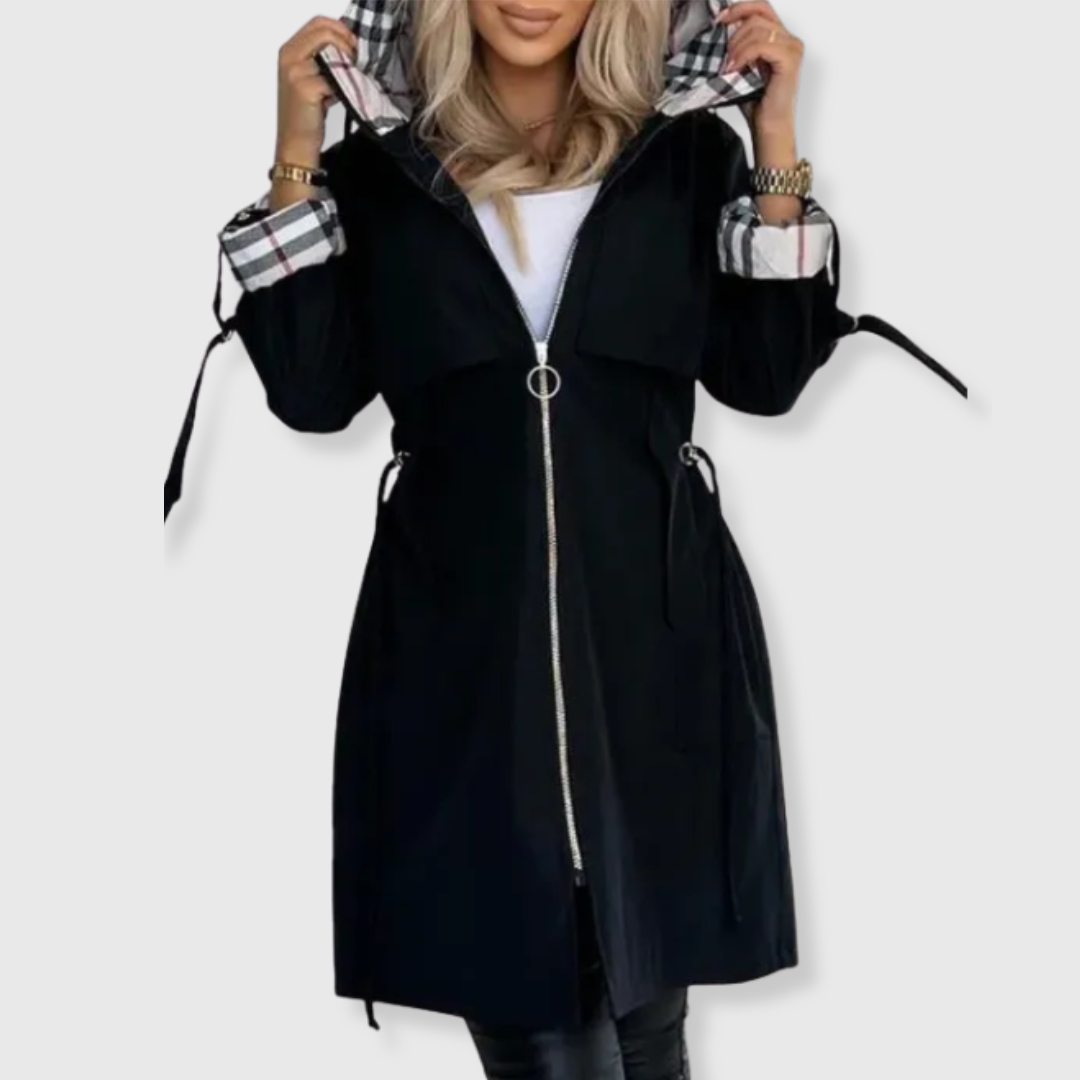 Chaqueta larga con capucha y detalles elegantes Luvamoda