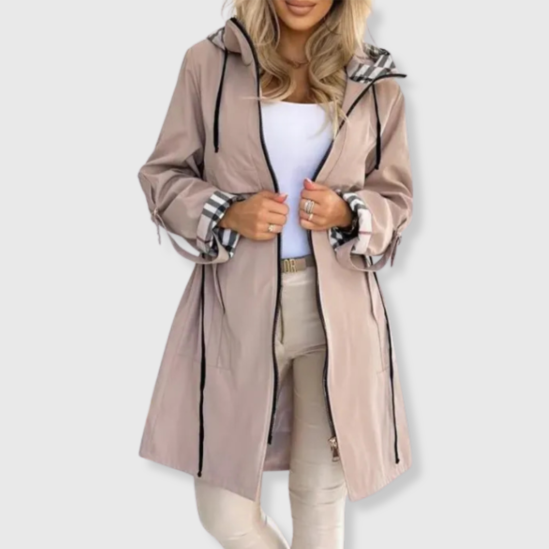 Chaqueta larga con capucha y detalles elegantes Luvamoda