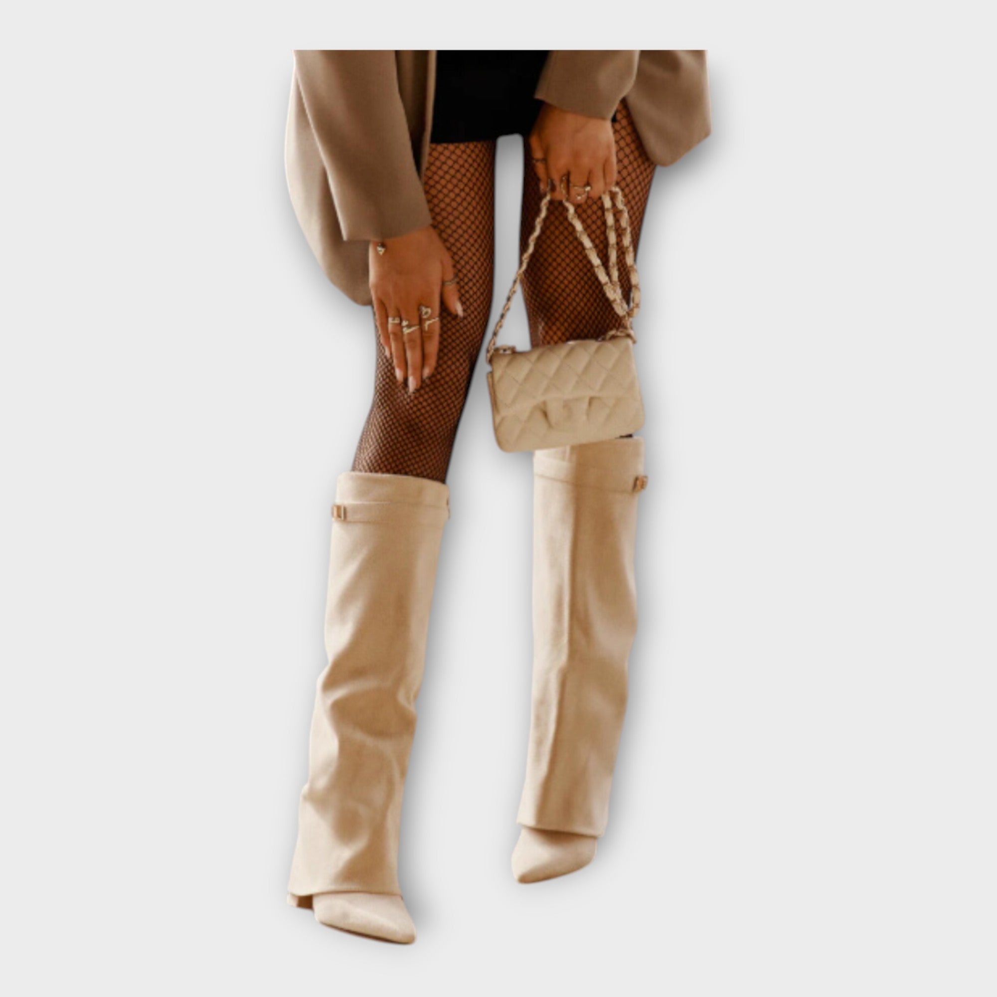 Botas altas con un diseño elegante LuvaModa