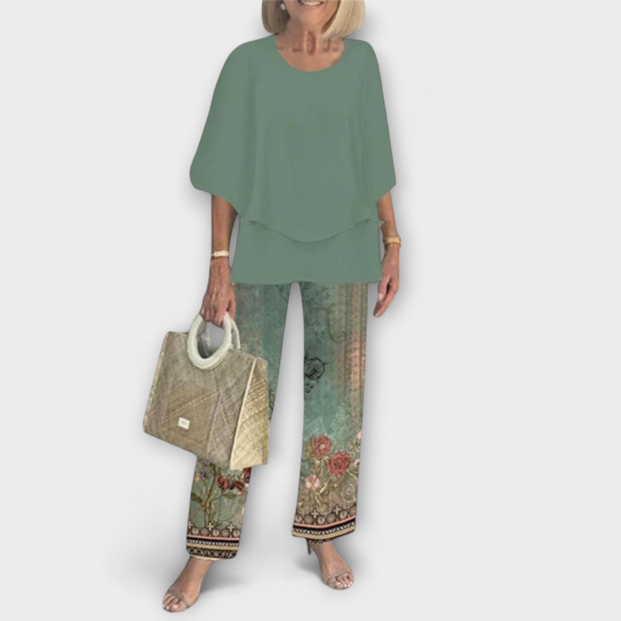 Conjunto moderno con blusa y pantalón cómodos LuvaModa