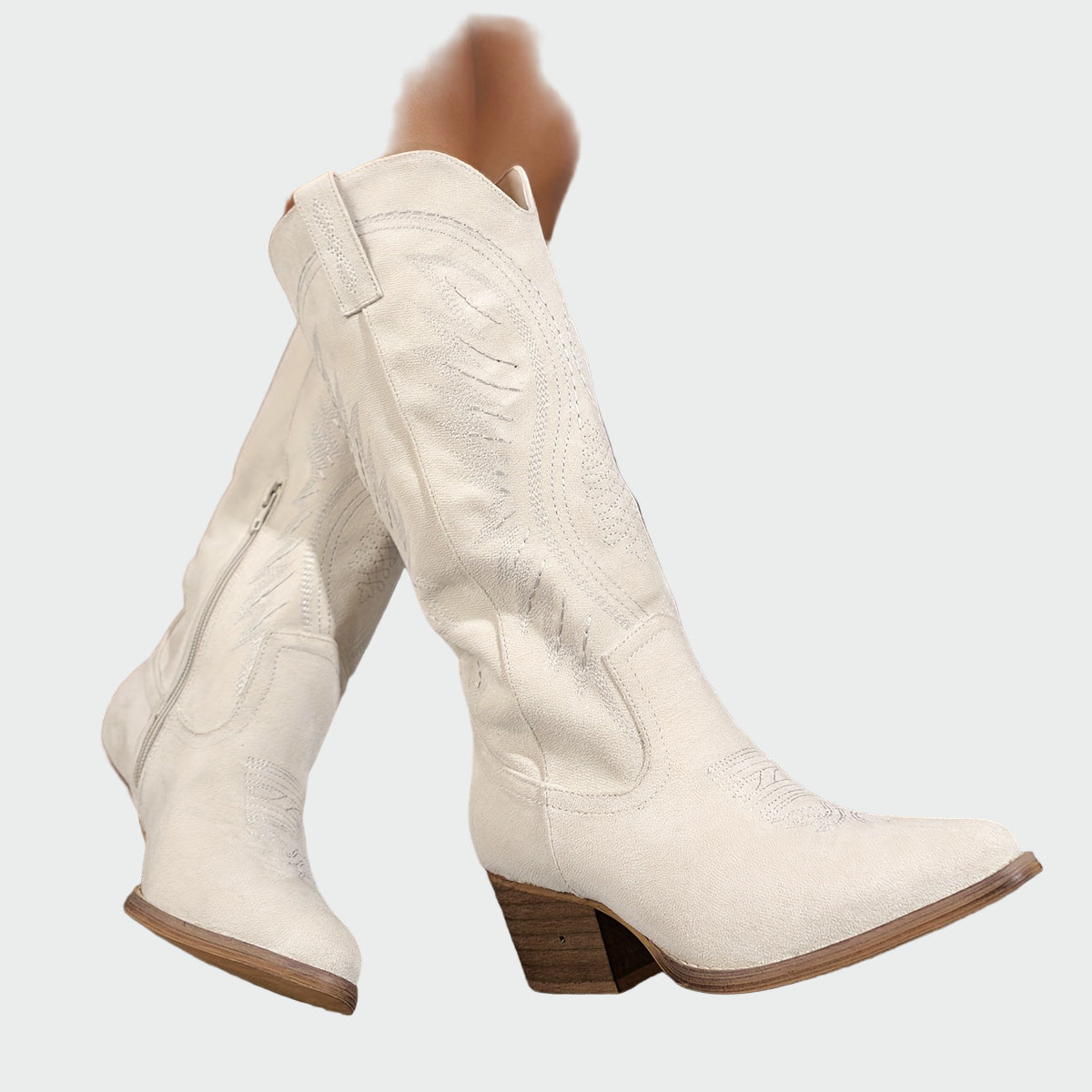 Botas vaqueras bordadas con estilo LuvaModa
