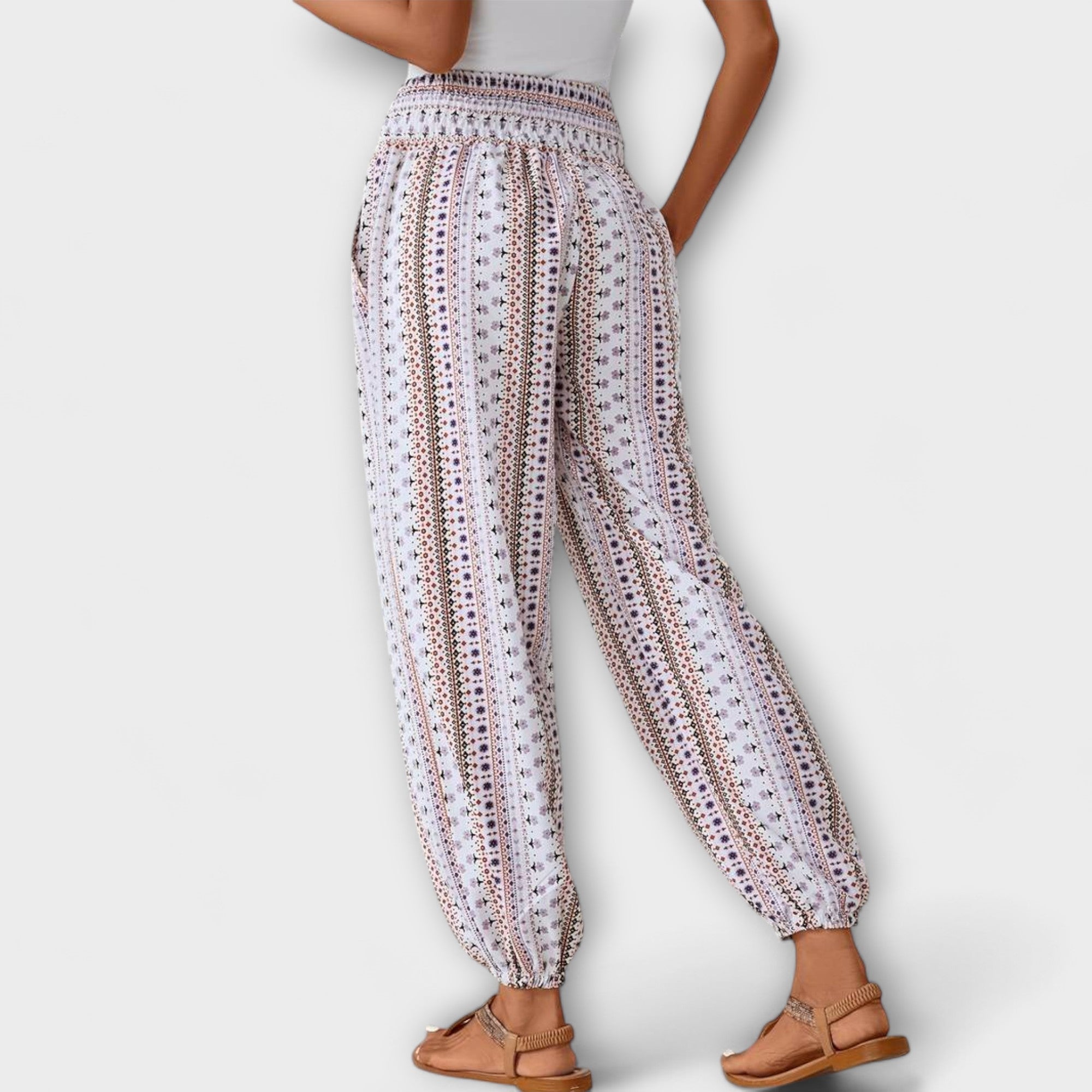 Pantalones con estampado folklórico LuvaModa