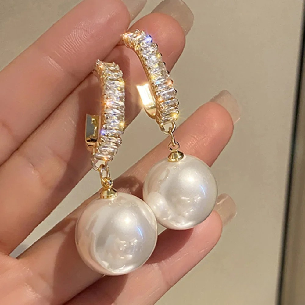 Elegantes pendientes con perlas y circonitas LuvaModa