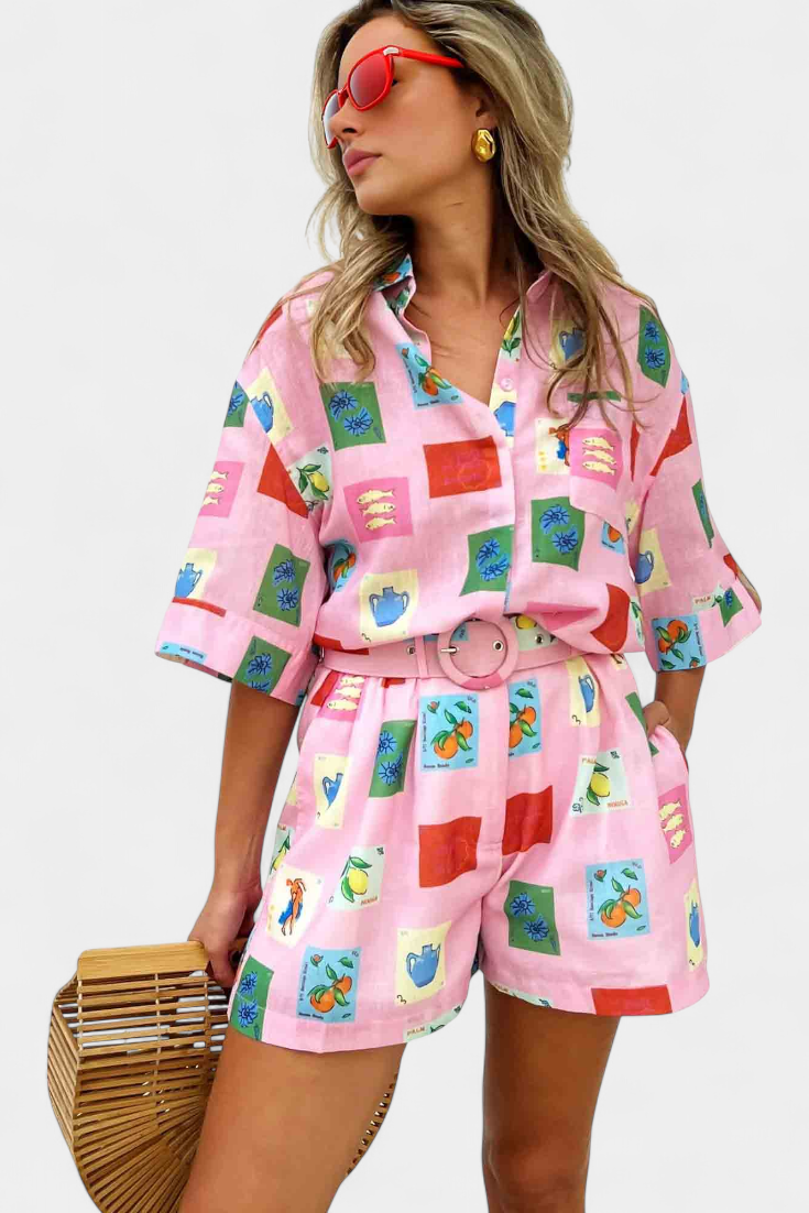 Conjunto de camisa y pantalón corto con estampado rosa de Mariluz LuvaModa