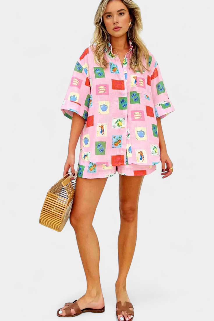 Conjunto de camisa y pantalón corto con estampado rosa de Mariluz LuvaModa