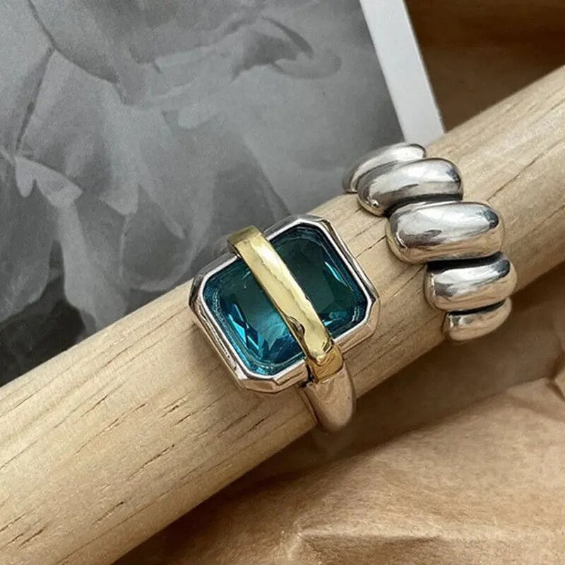 Anillo de plata con circonita azul LuvaModa