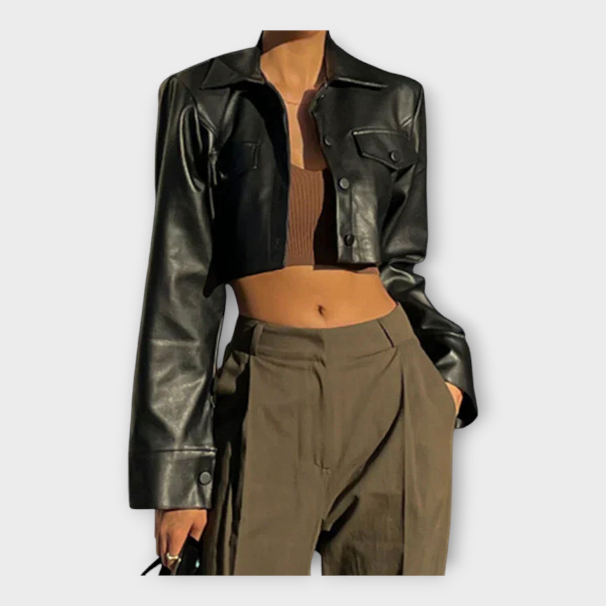 Chaqueta corta de cuero con bolsillos Luvamoda