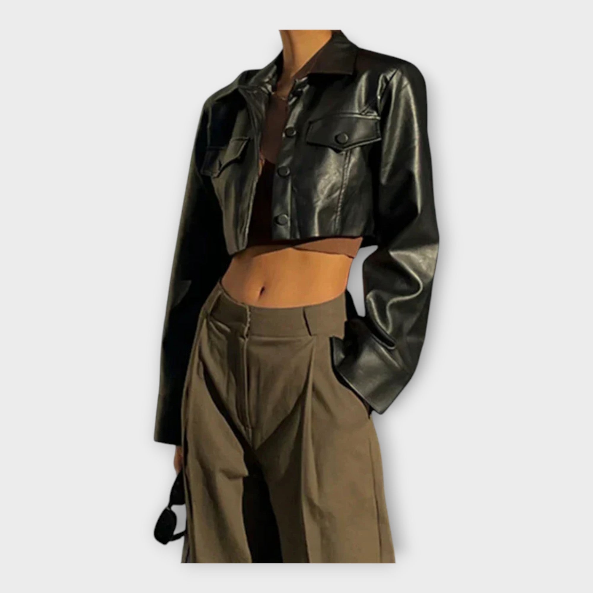 Chaqueta corta de cuero con bolsillos Luvamoda
