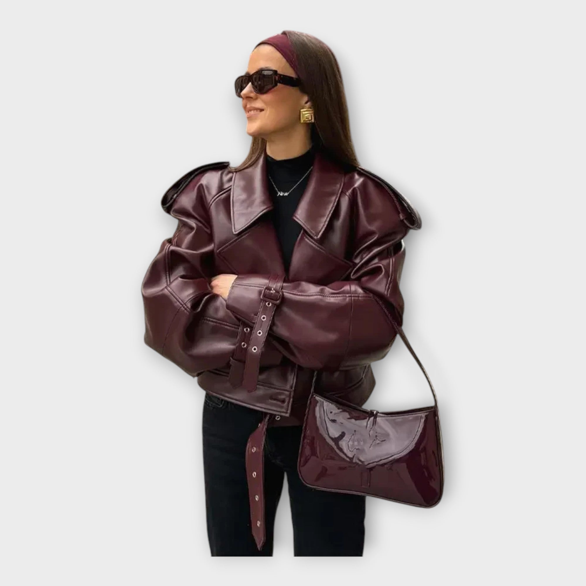 Chaqueta de cuero con cinturón y detalle moderno Luvamoda