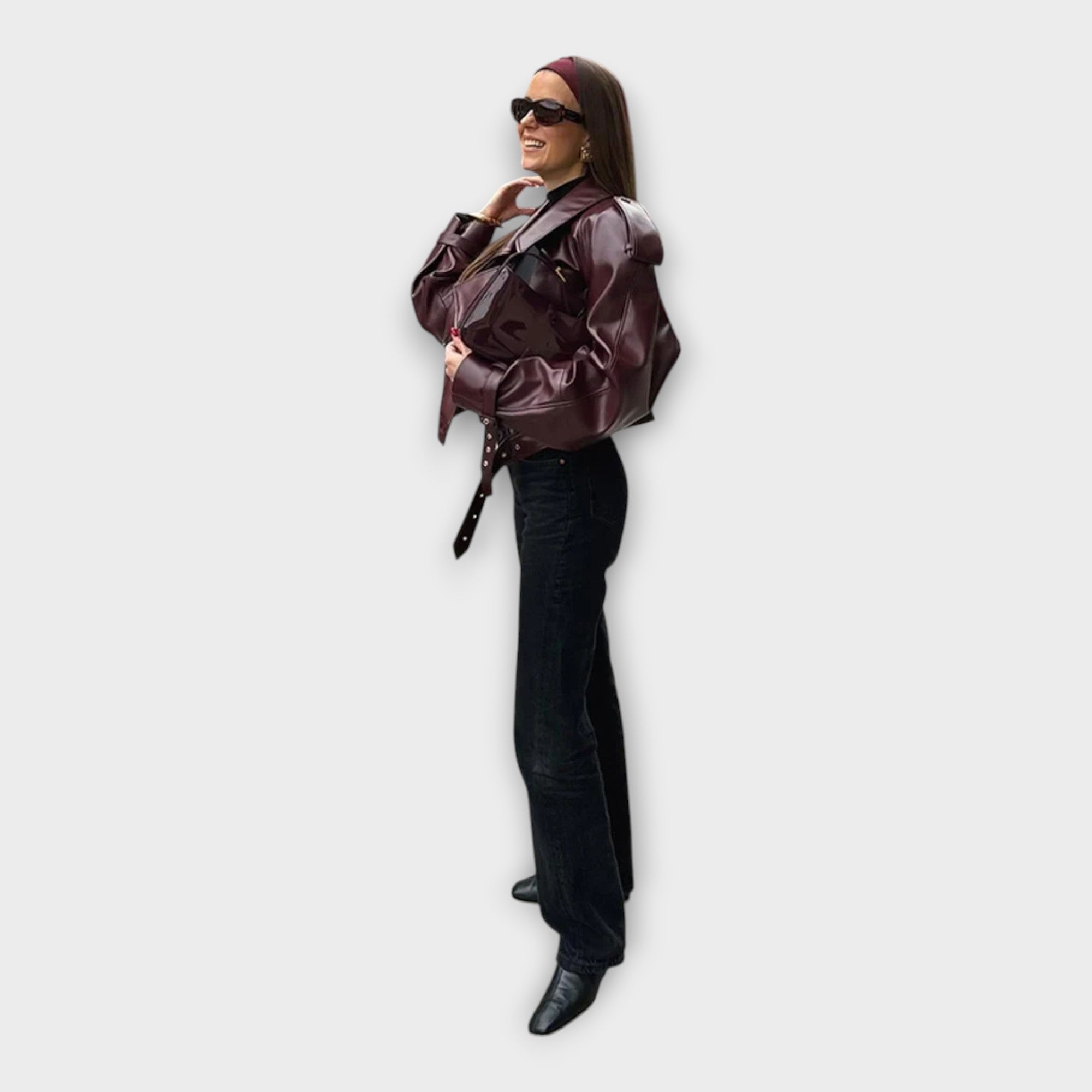 Chaqueta de cuero con cinturón y detalle moderno Luvamoda