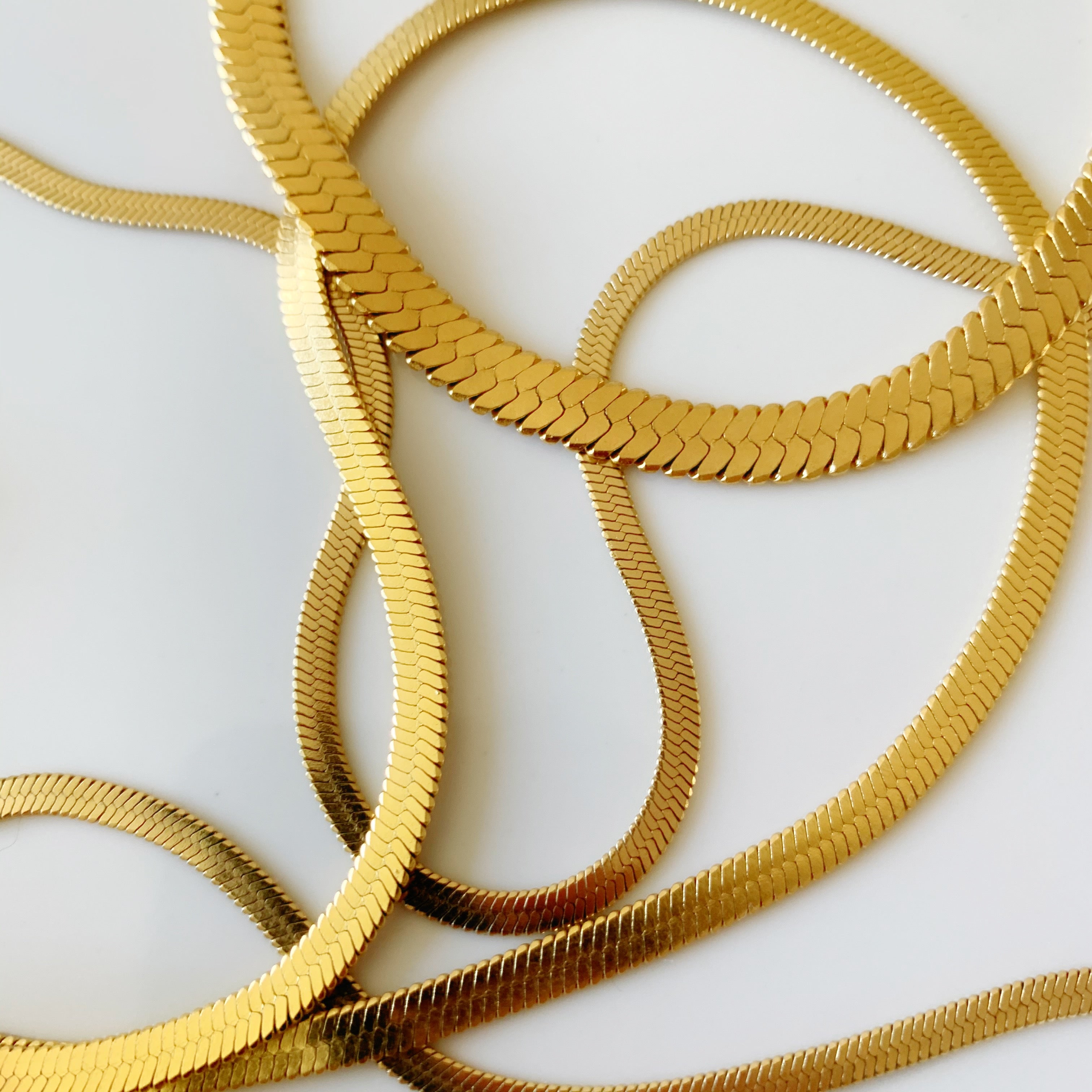 Collar de serpiente brillante LuvaModa