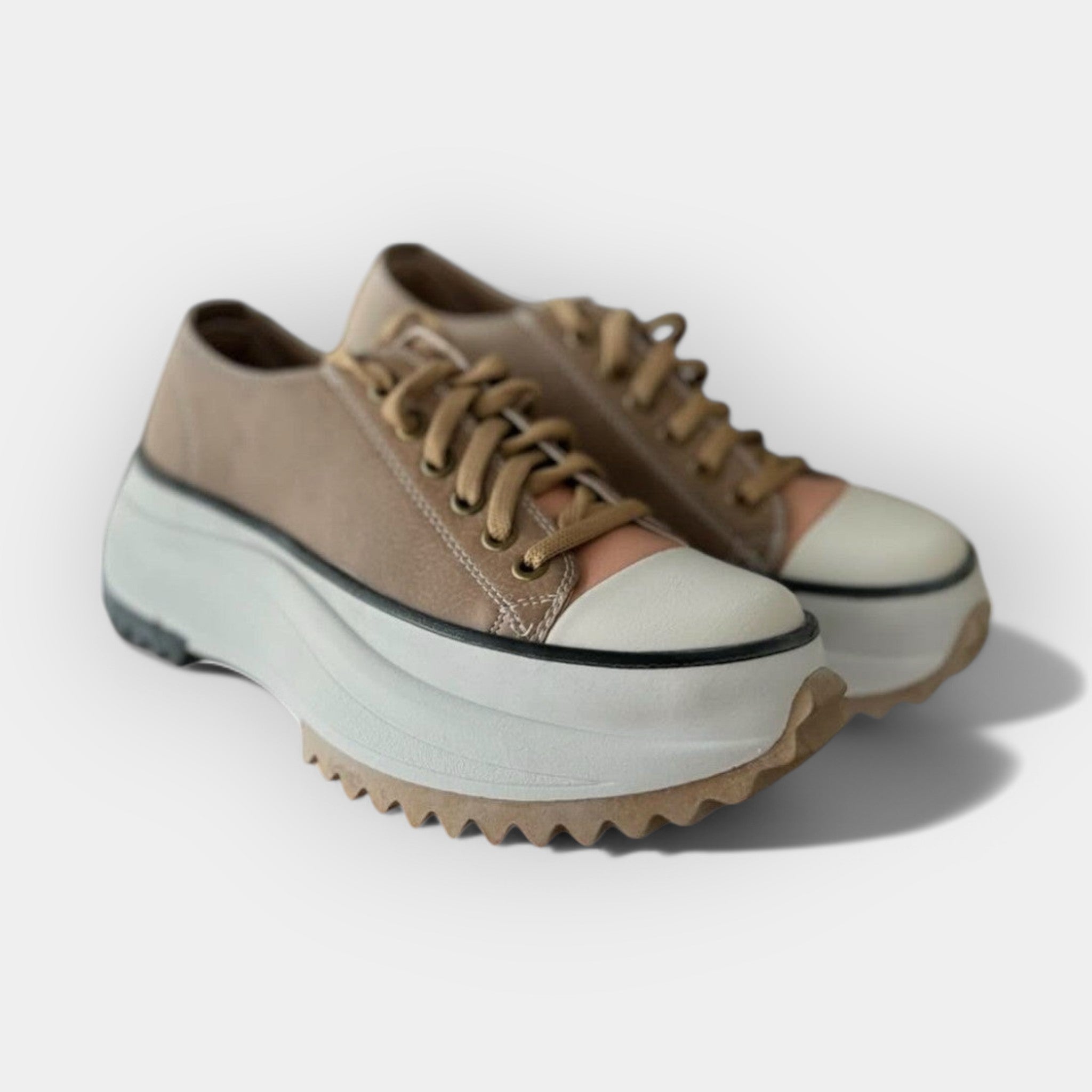Zapatos deportivos modernos con suela gruesa LuvaModa