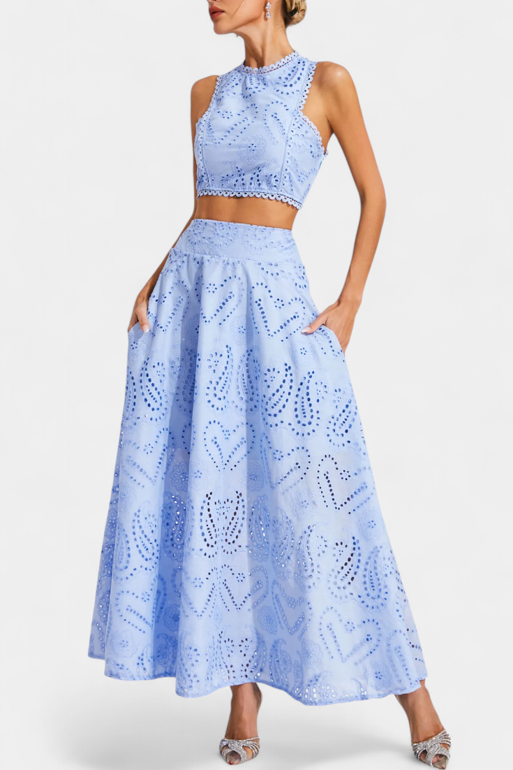 Conjunto romántico Danitza con encaje y diseño floral perforado LuvaModa