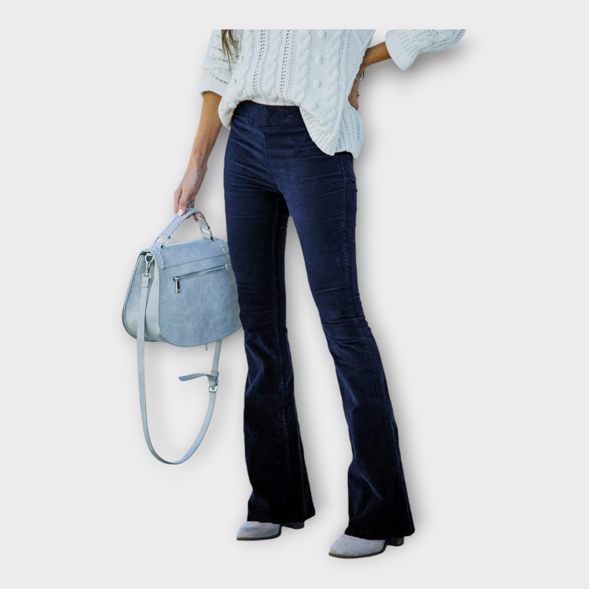Pantalones elegantes con corte acampanado LuvaModa