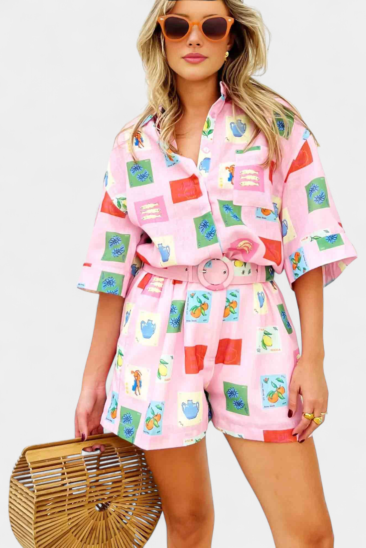 Conjunto de camisa y pantalón corto con estampado rosa de Mariluz LuvaModa