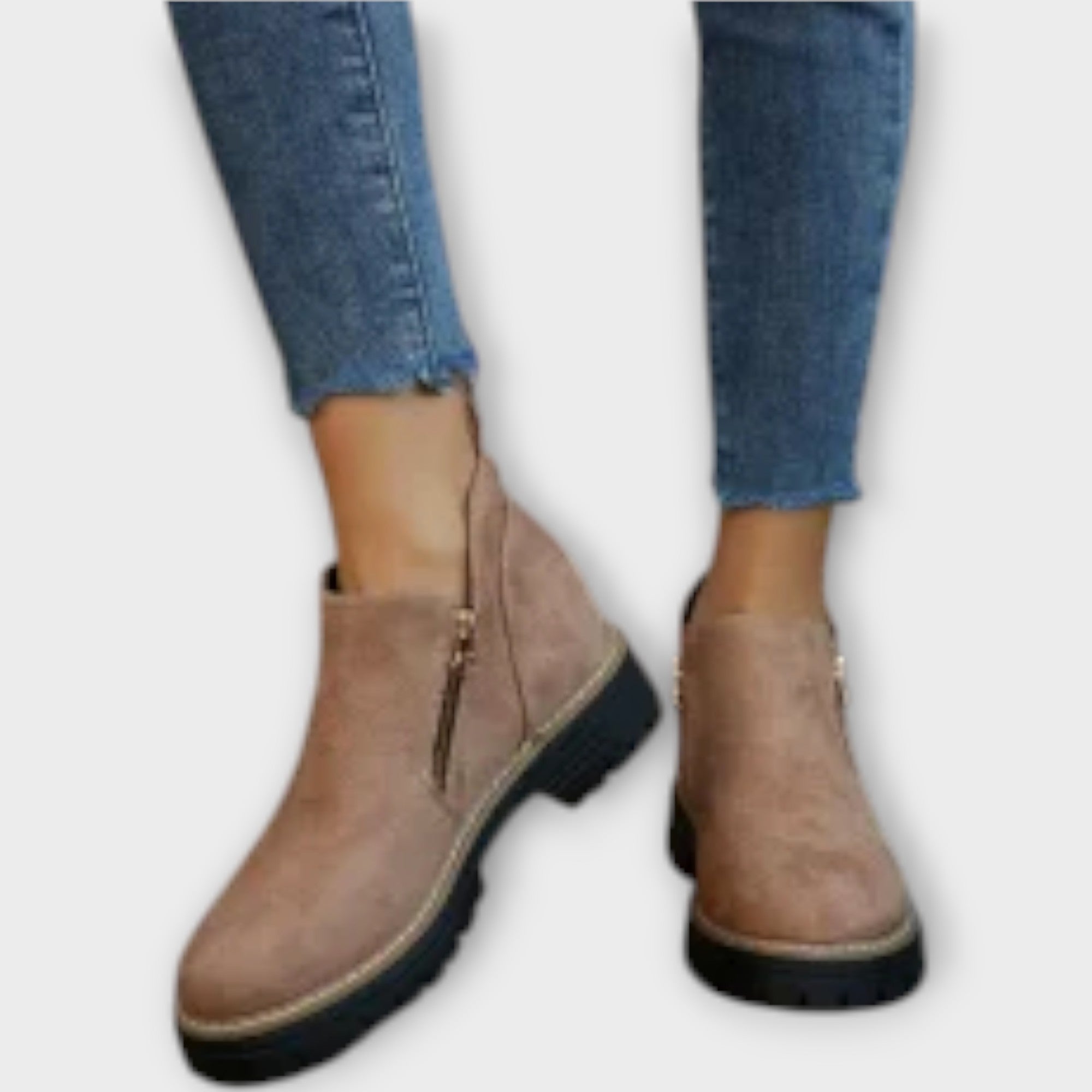 Botas con un diseño elegante y un ajuste cómodo LuvaModa