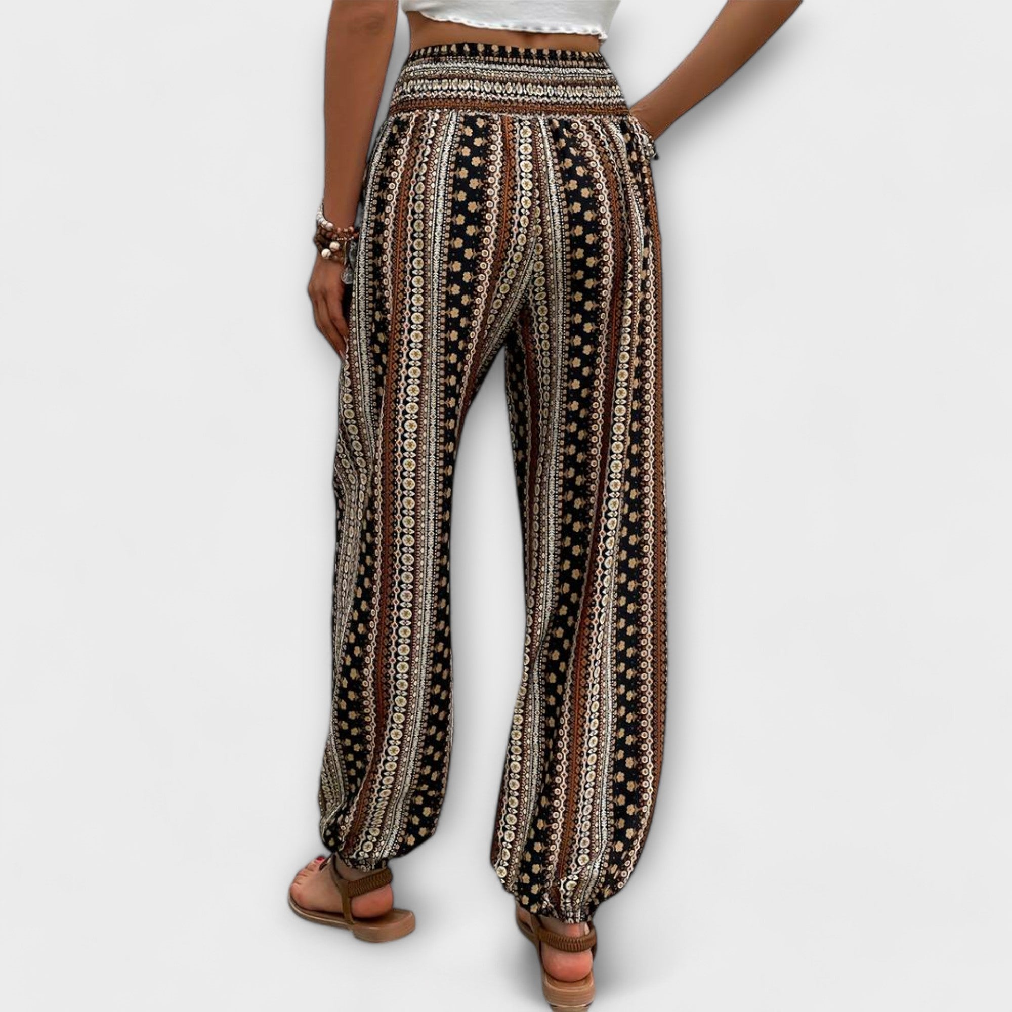 Pantalones con estampado folklórico LuvaModa