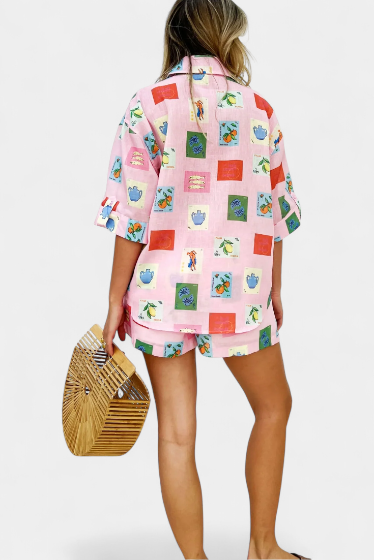 Conjunto de camisa y pantalón corto con estampado rosa de Mariluz LuvaModa