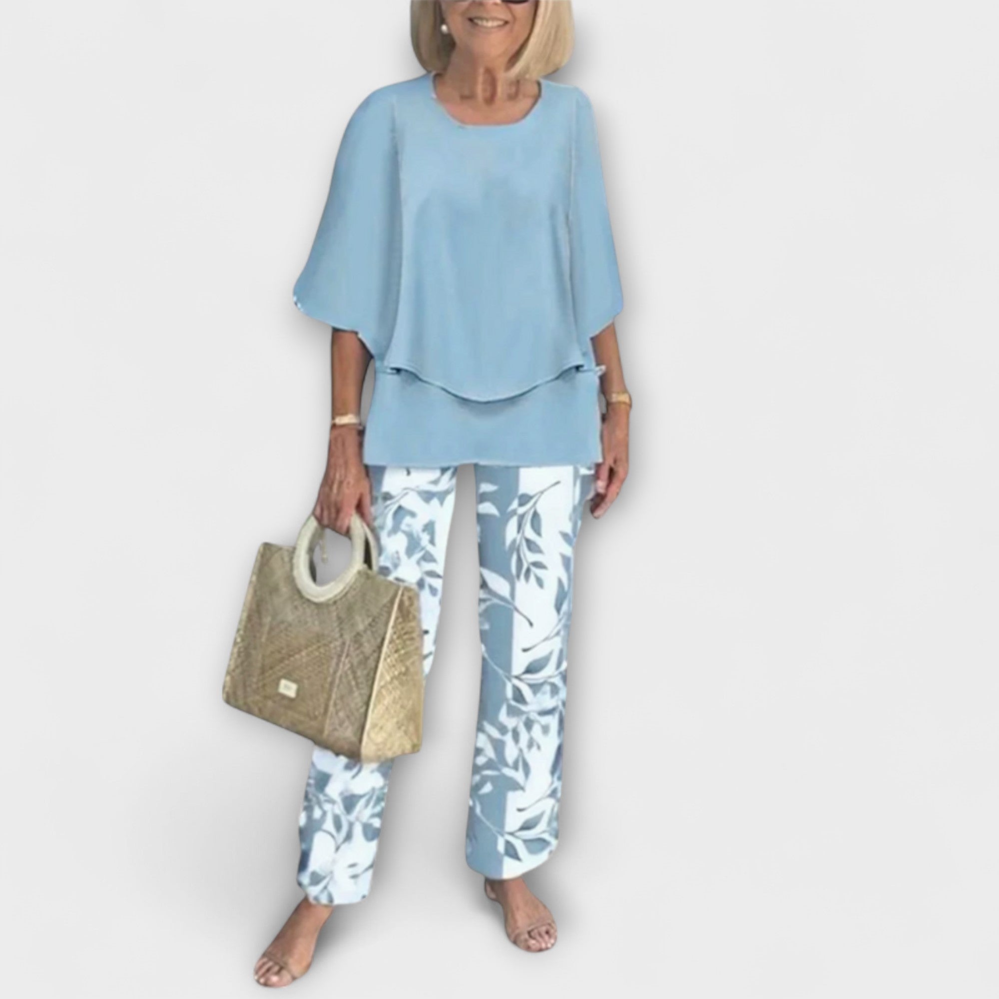 Conjunto moderno con blusa y pantalón cómodos LuvaModa
