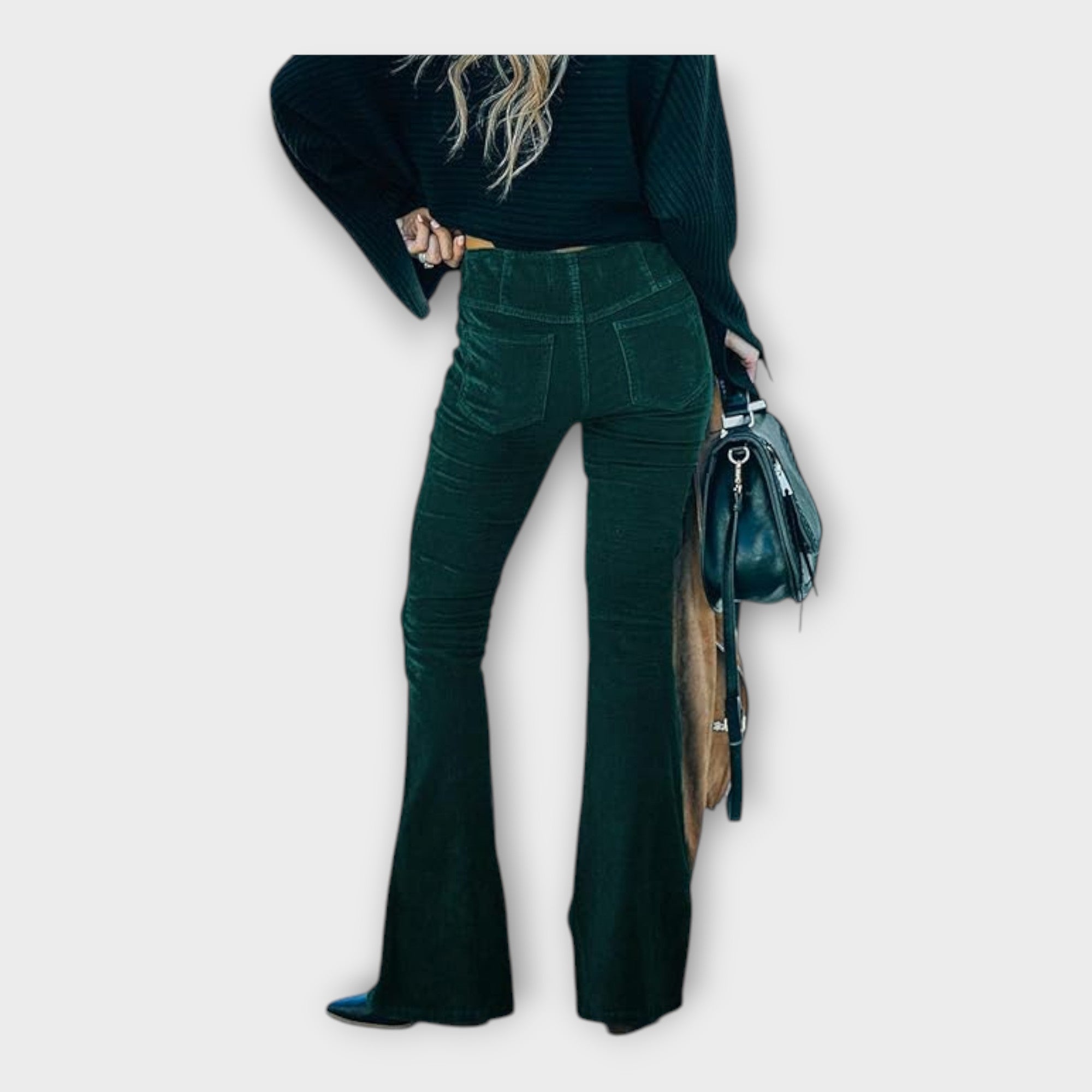 Pantalones elegantes con corte acampanado LuvaModa