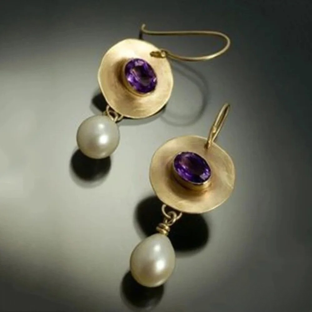 Pendientes vintage de oro con zafiros morados y margaritas LuvaModa