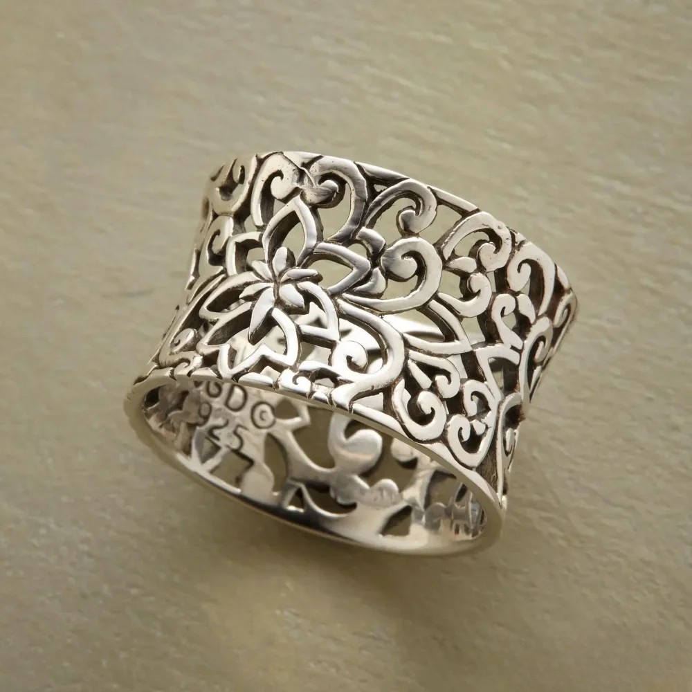 Anillo del Vacío Antiguo LuvaModa