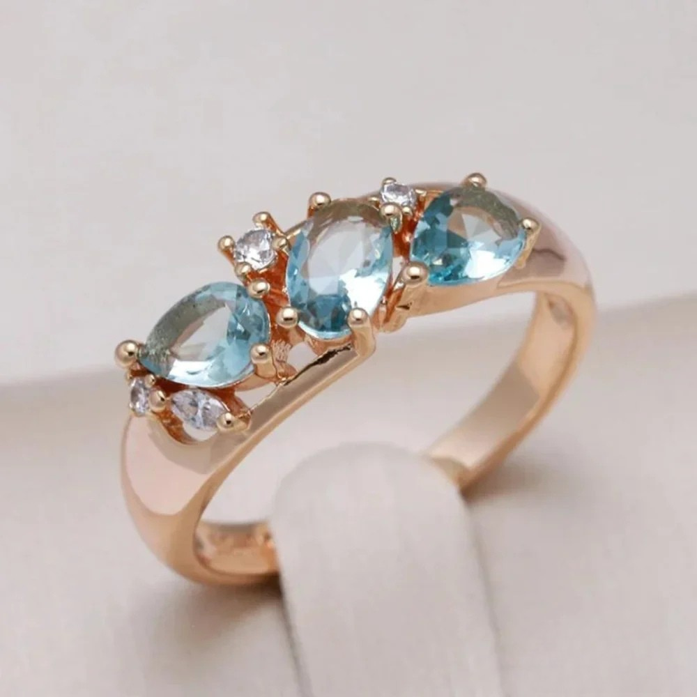 Anillo de oro con circonitas azules LuvaModa
