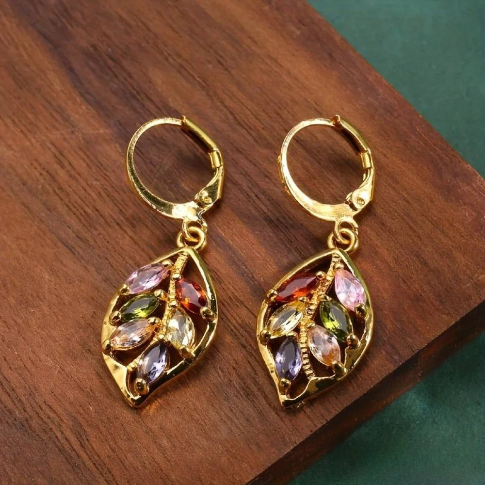Pendientes vintage de hoja de oro con circonitas de colores LuvaModa