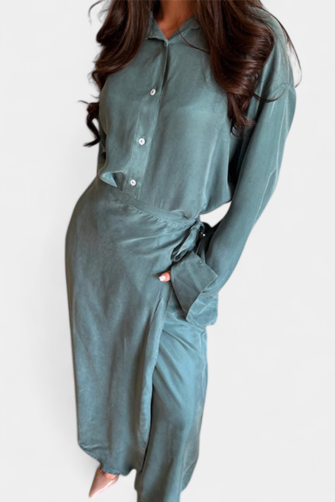 Conjunto casual Marisol con camisa holgada y pantalón-falda LuvaModa