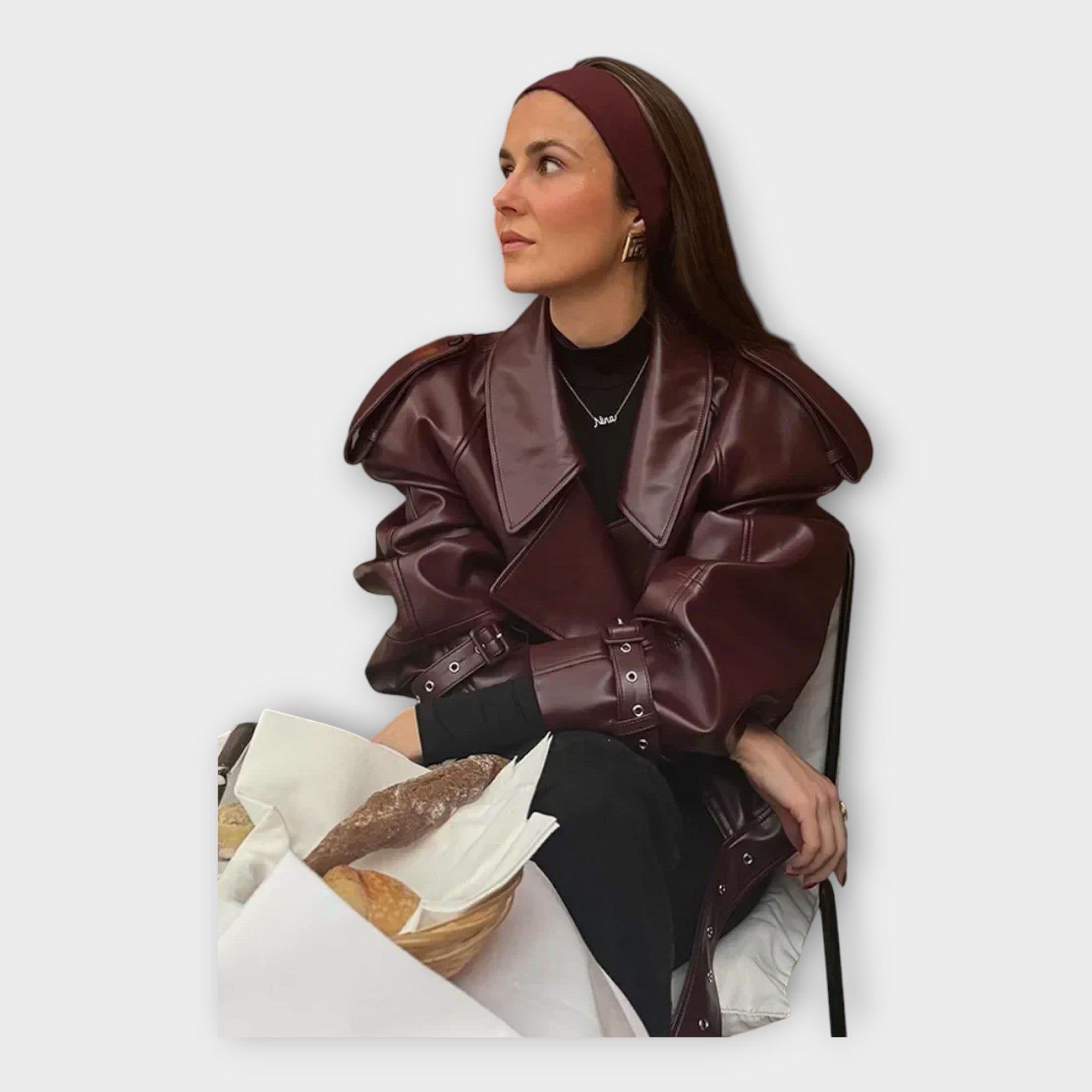 Chaqueta de cuero con cinturón y detalle moderno Luvamoda