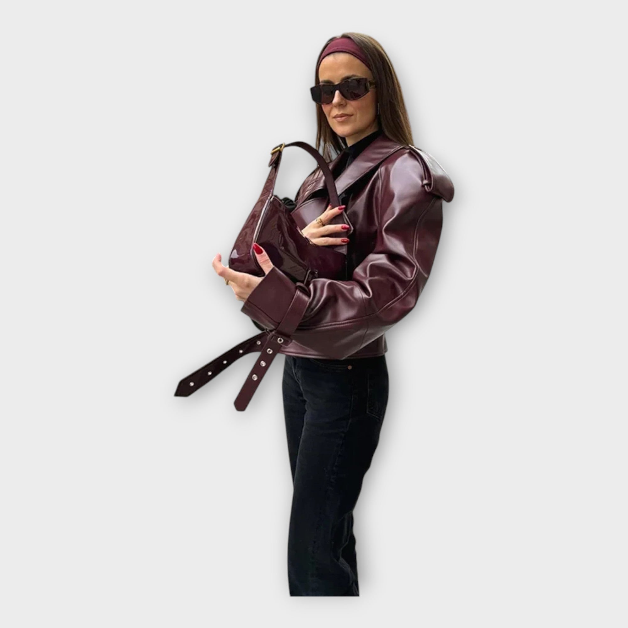 Chaqueta de cuero con cinturón y detalle moderno Luvamoda