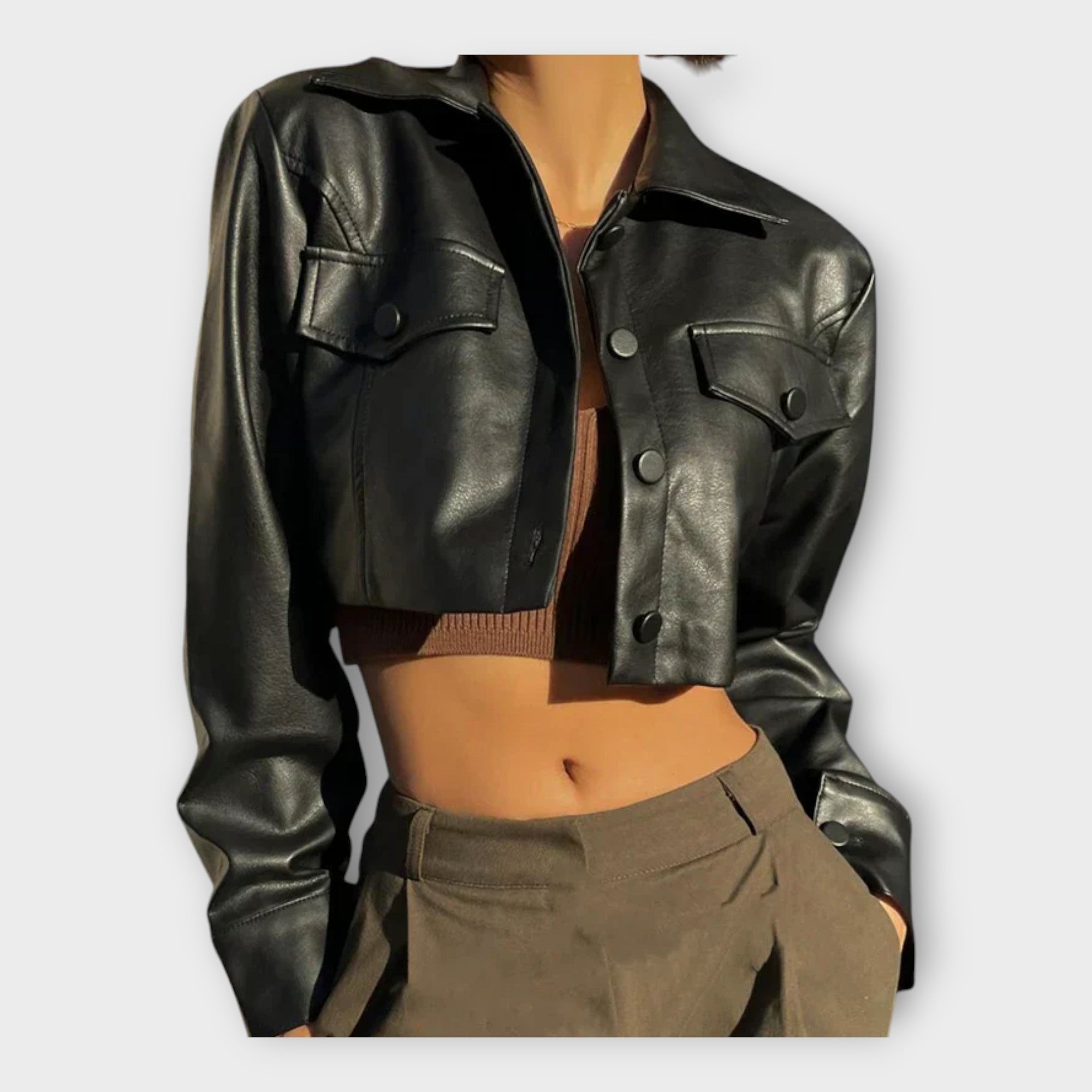 Chaqueta corta de cuero con bolsillos Luvamoda