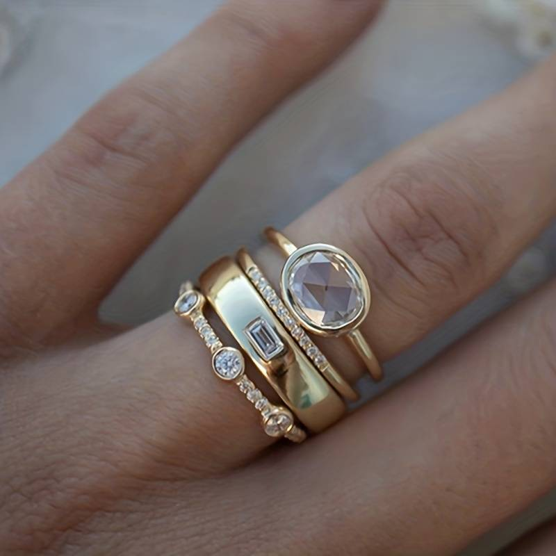 Conjunto de anillos vintage de oro y circonitas LuvaModa