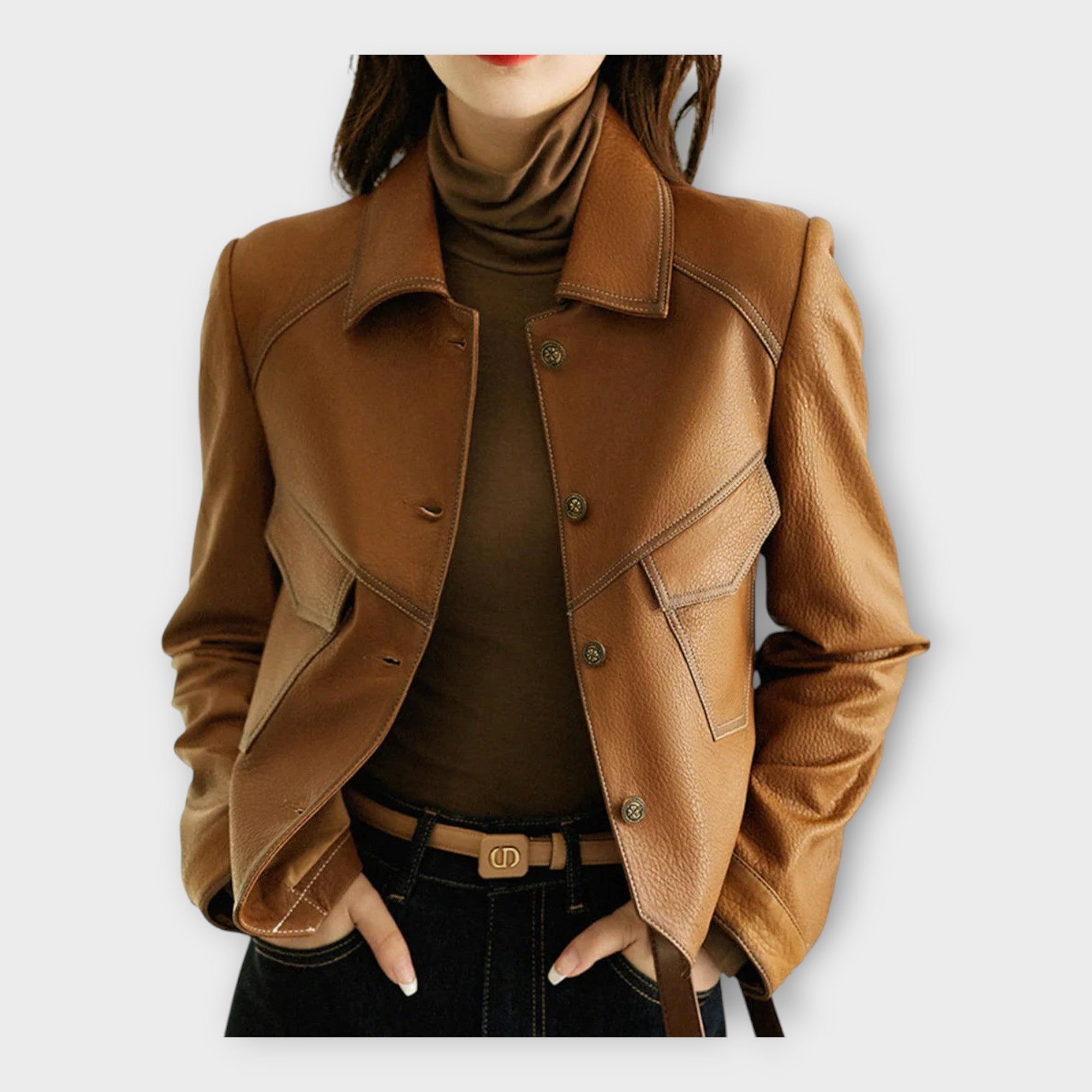 Elegante chaqueta de cuero con diseño moderno y estética refinada Luvamoda